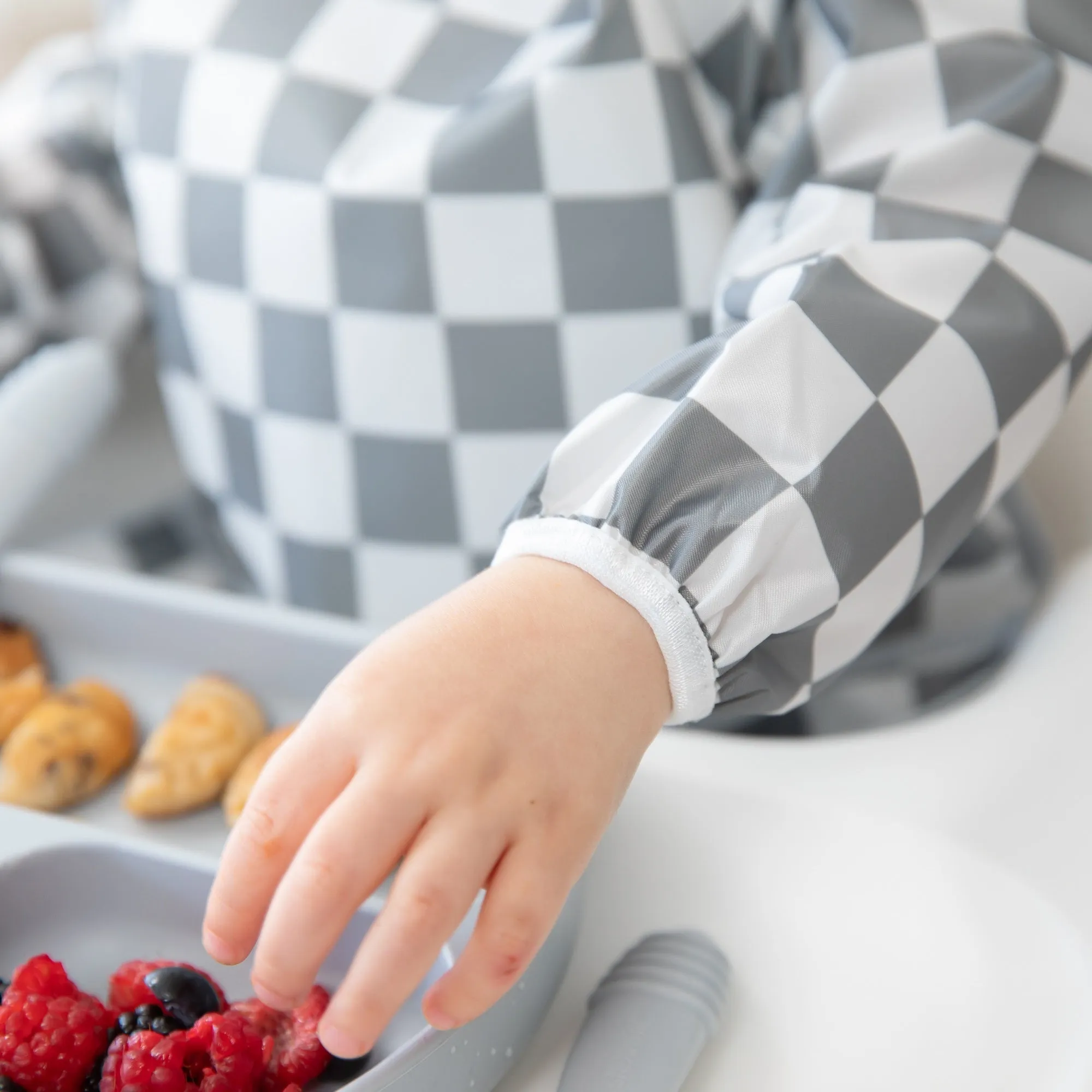 Bumkins Sleeved Bib Waterproof | Charcoal Check